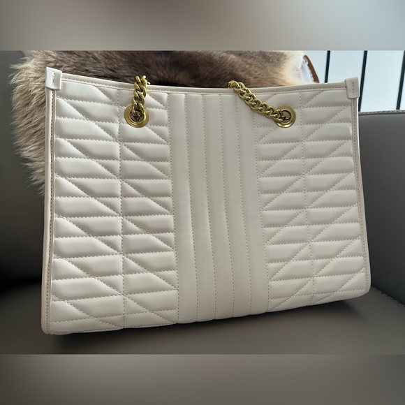 Off-White Quilted Tote with Gold Chain - Picture 4 of 10